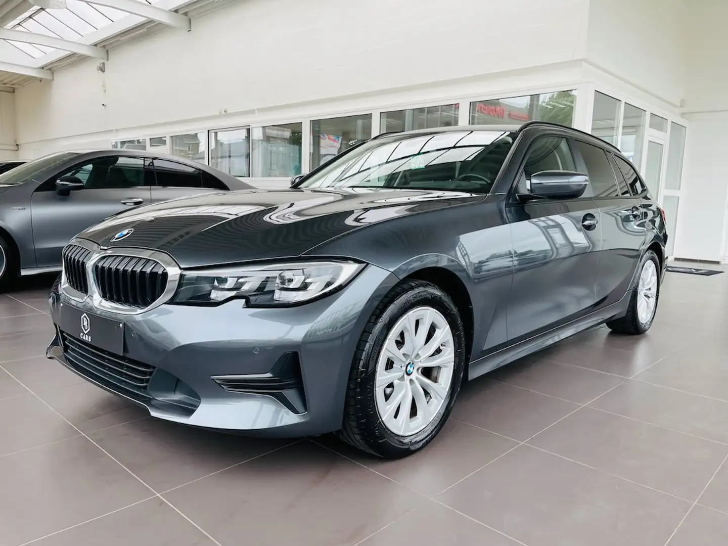 BMW 318 dA ** GARANTIE + COKCPIT+ CUIR + LED + GPS PRO *** Grijs - 1