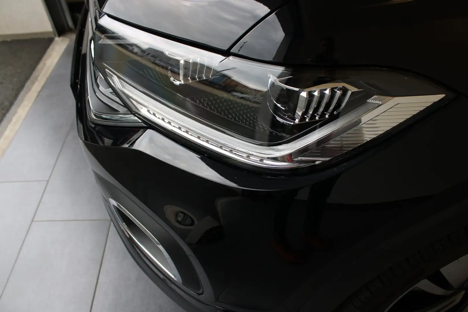 Volkswagen T-Cross Style TSI DSG Schwarz - 2