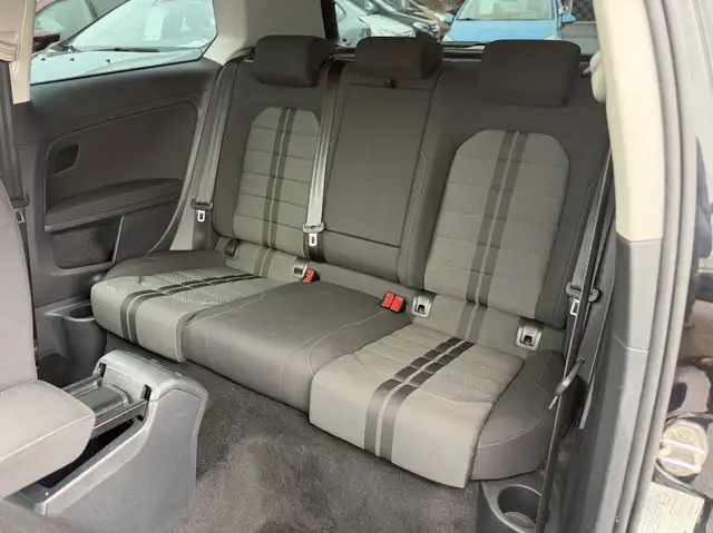 Volkswagen Golf view 8