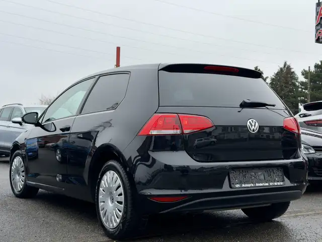 Volkswagen Golf view 5