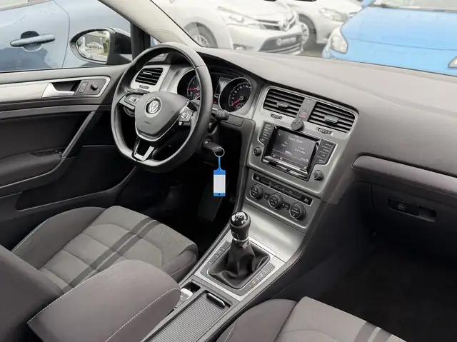 Volkswagen Golf view 13