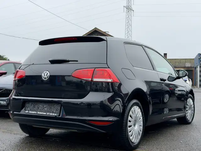 Volkswagen Golf view 4