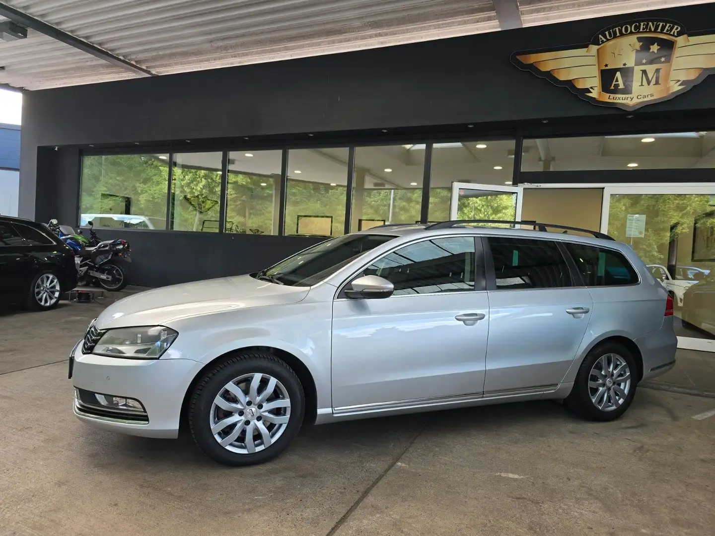 Volkswagen Passat Variant 2.0 TDI Comfortline NAVI/PDC/AHK Silber - 2