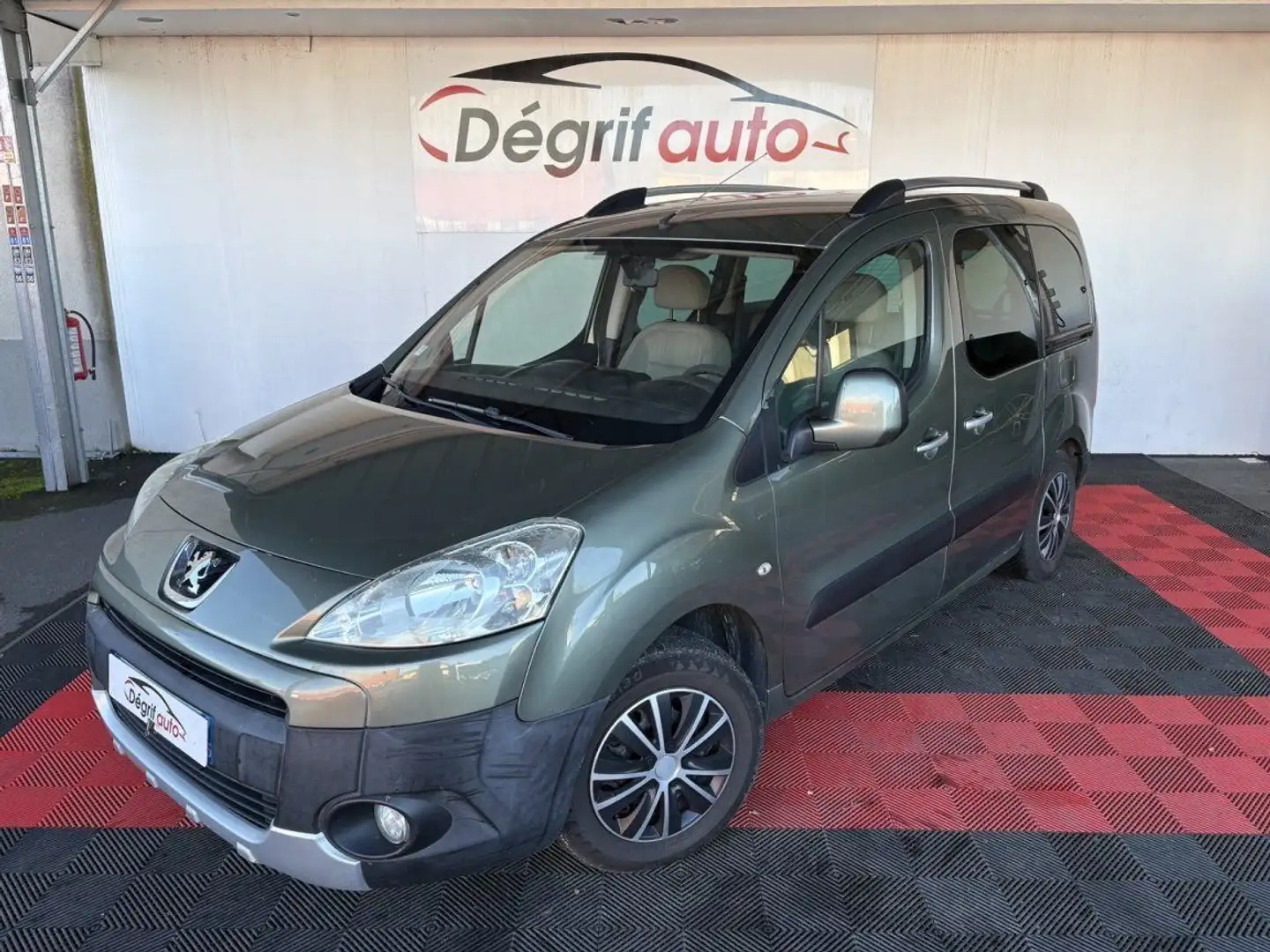 Peugeot Partner TEPEE 1.6 HDi 90ch Loisirs Gris - 1