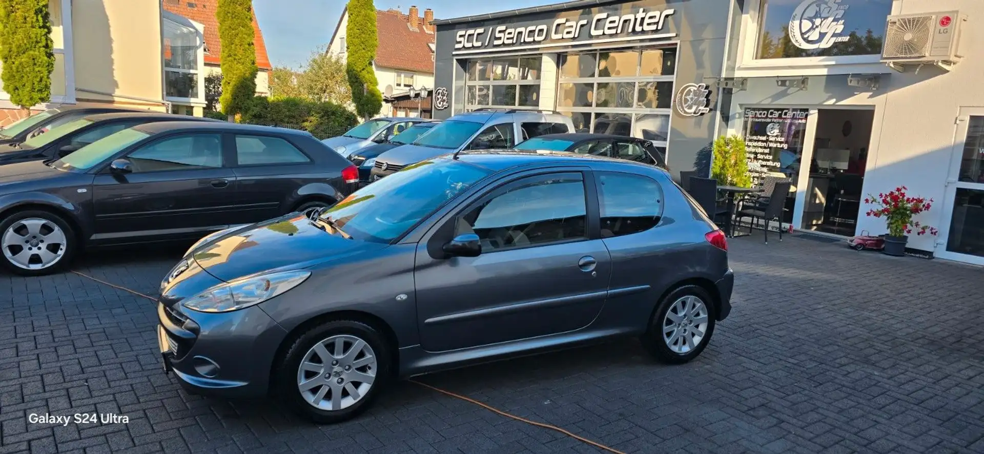 Peugeot 206 + Plus  GRAU Met. KLIMA ALU AHK Grau - 2