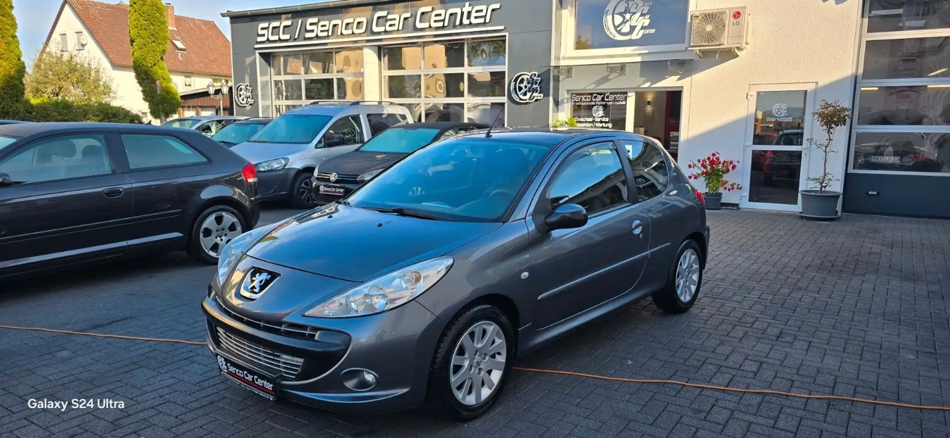 Peugeot 206 + Plus  GRAU Met. KLIMA ALU AHK Grau - 1