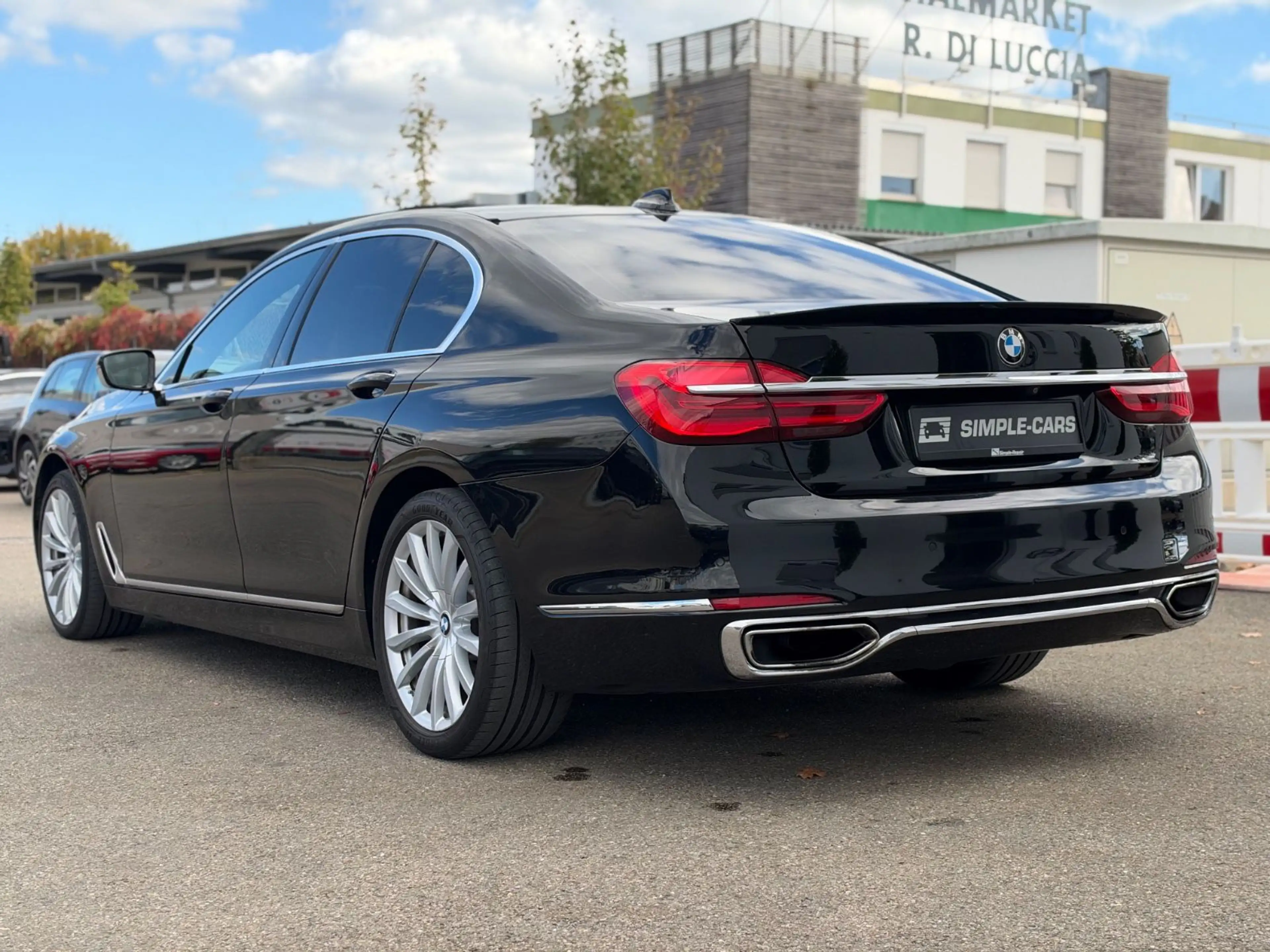 BMW 730 d xDrive*Kamera*Glasdach*DisplayKey*Komfort* — photo 7