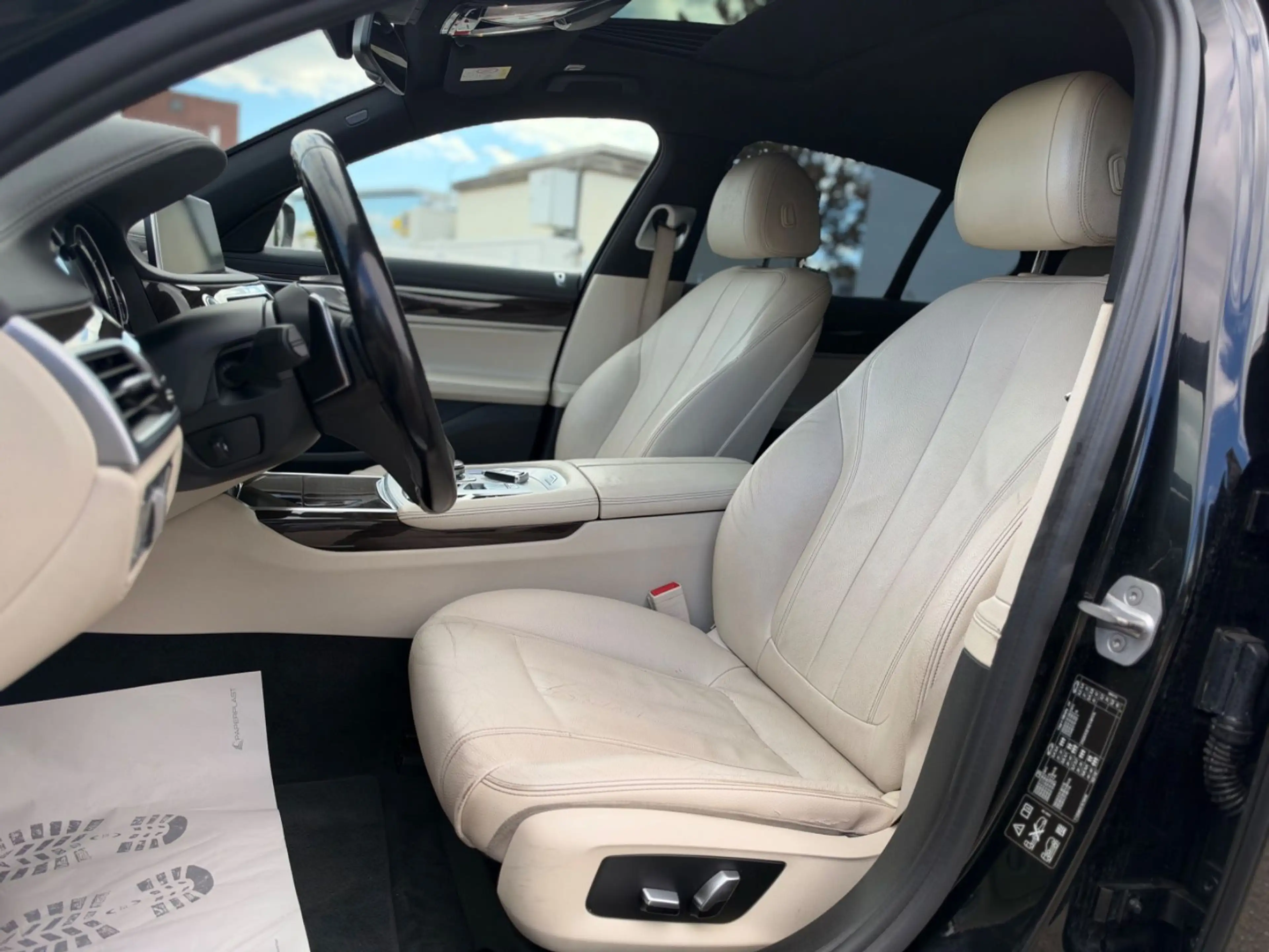 BMW 730 d xDrive*Kamera*Glasdach*DisplayKey*Komfort* — photo 8