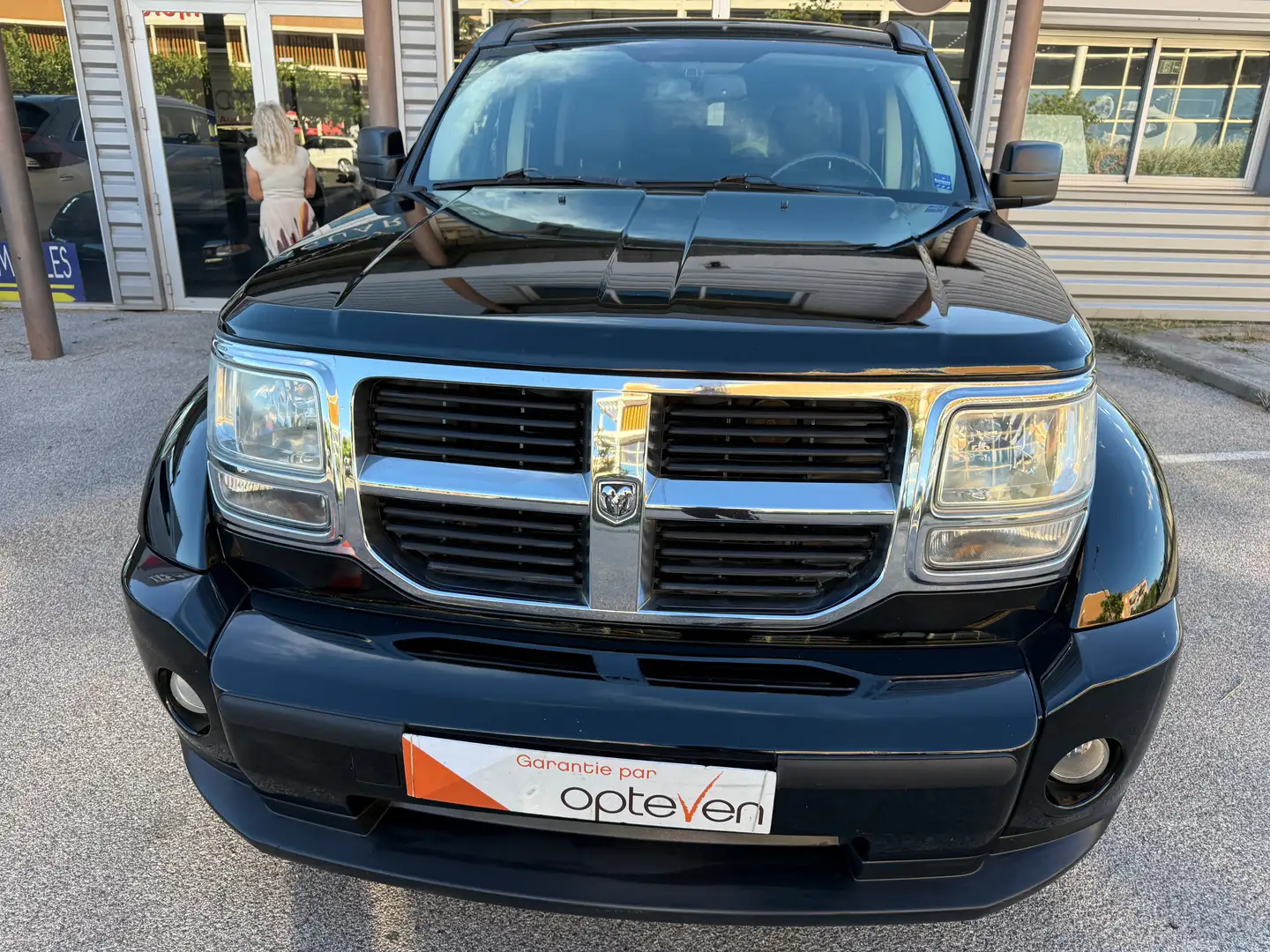 Dodge Nitro Nitro 2.8 CRD 177 4x4 SXT Schwarz - 2