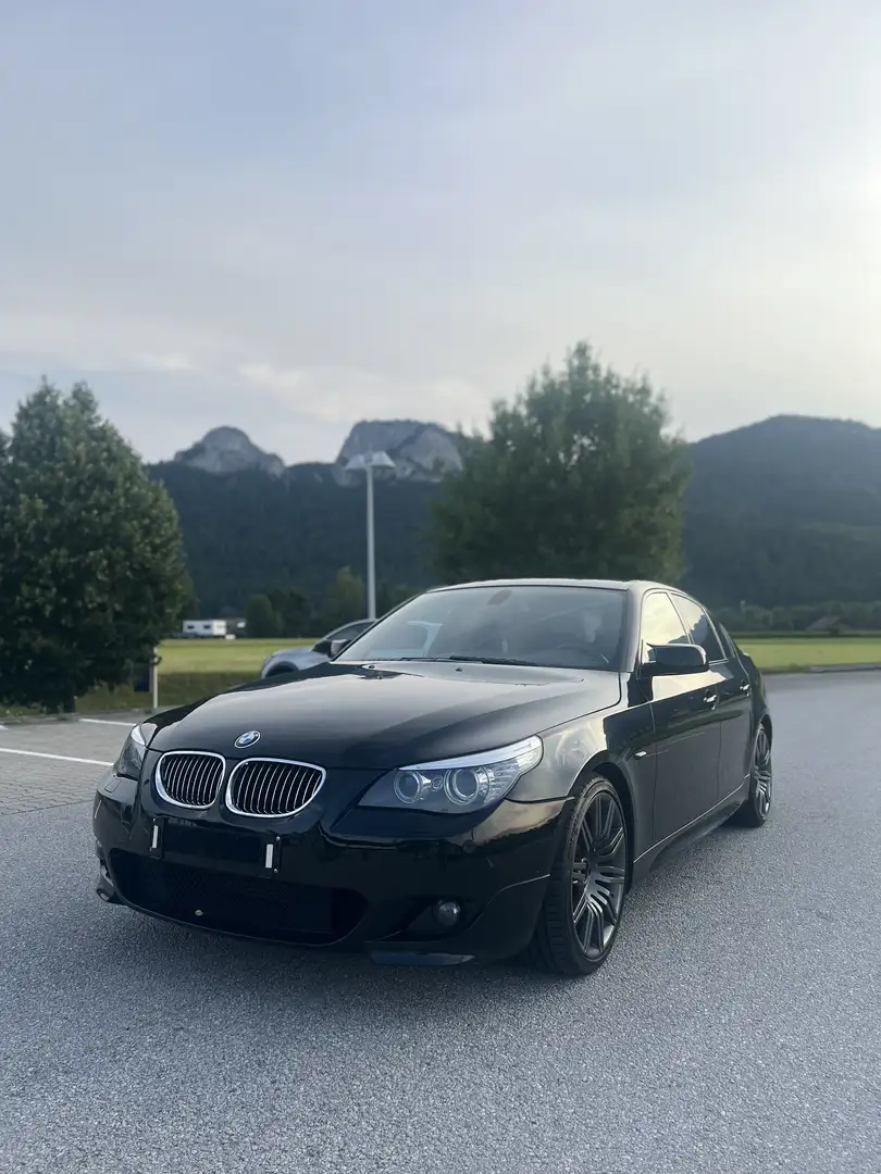 BMW 520 520d Schwarz - 1