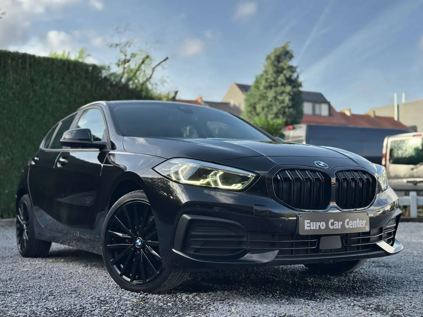 BMW 116 d Sportline / AUT / DIG. COCKPIT / ASSIST / CARPL. Noir - 1