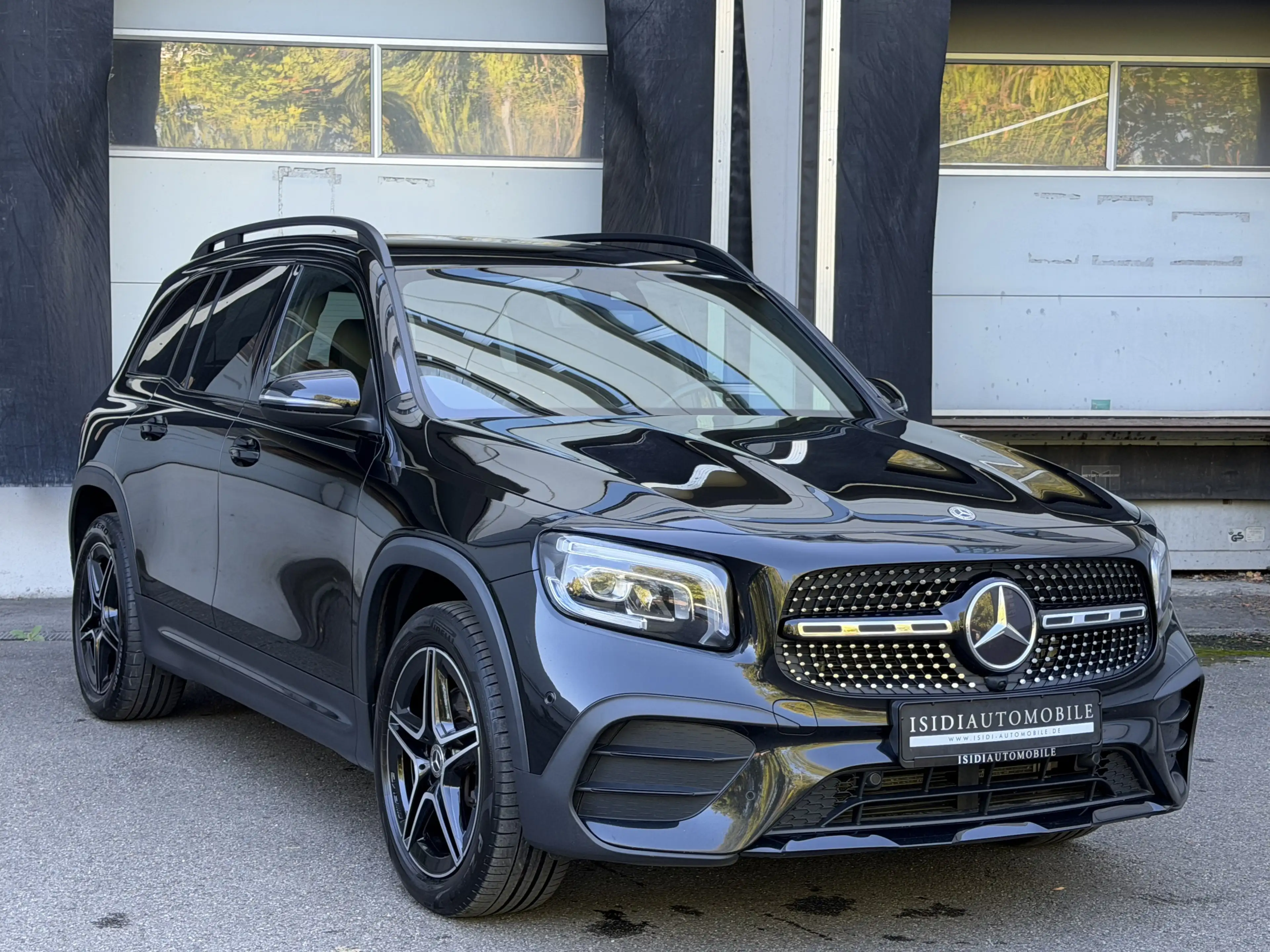 Mercedes-Benz GLB 220 D AMG LED Night MBUX Kamera AHK-Schwenk — photo 9