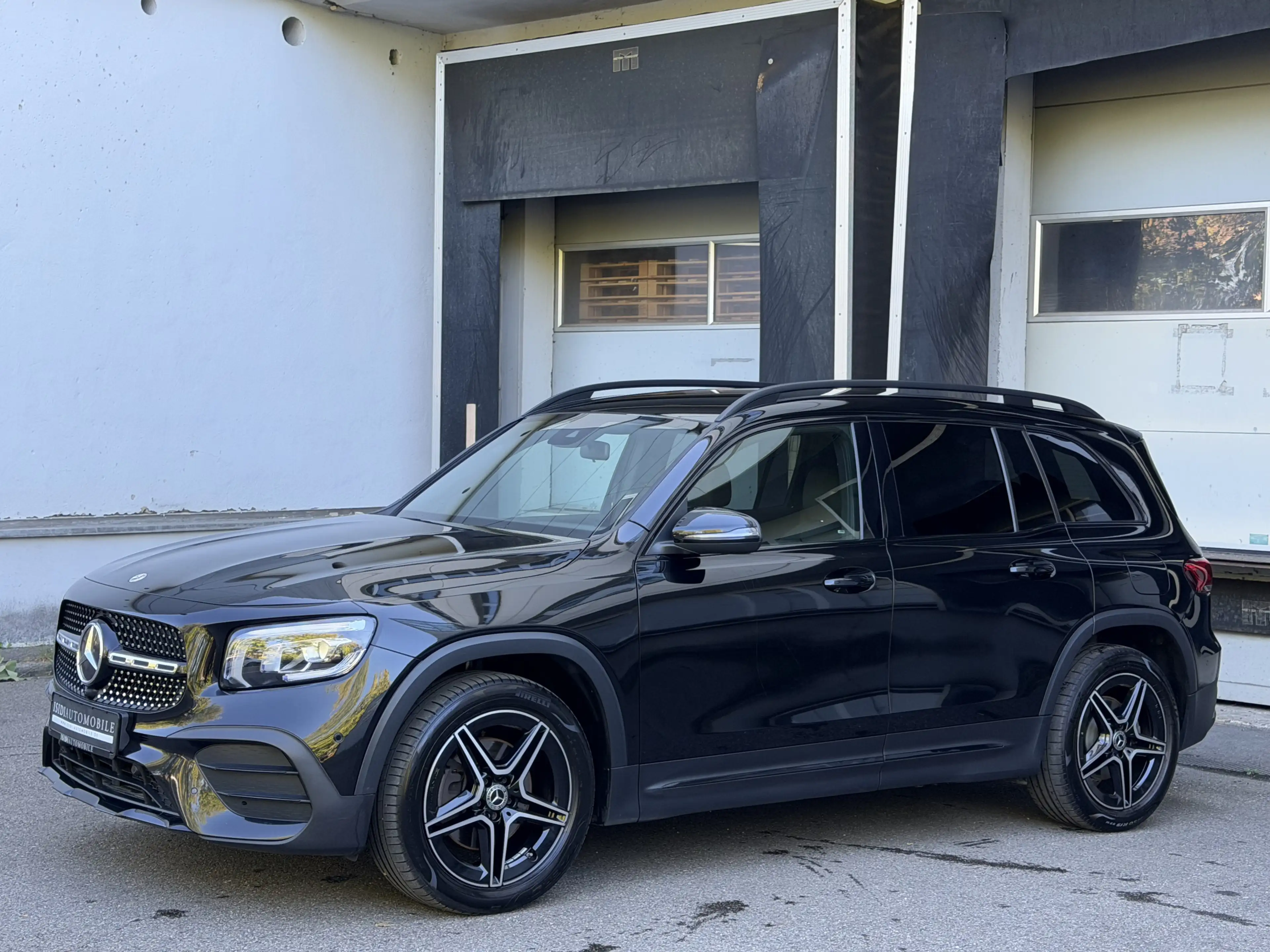 Mercedes-Benz GLB 220 D AMG LED Night MBUX Kamera AHK-Schwenk — photo 2