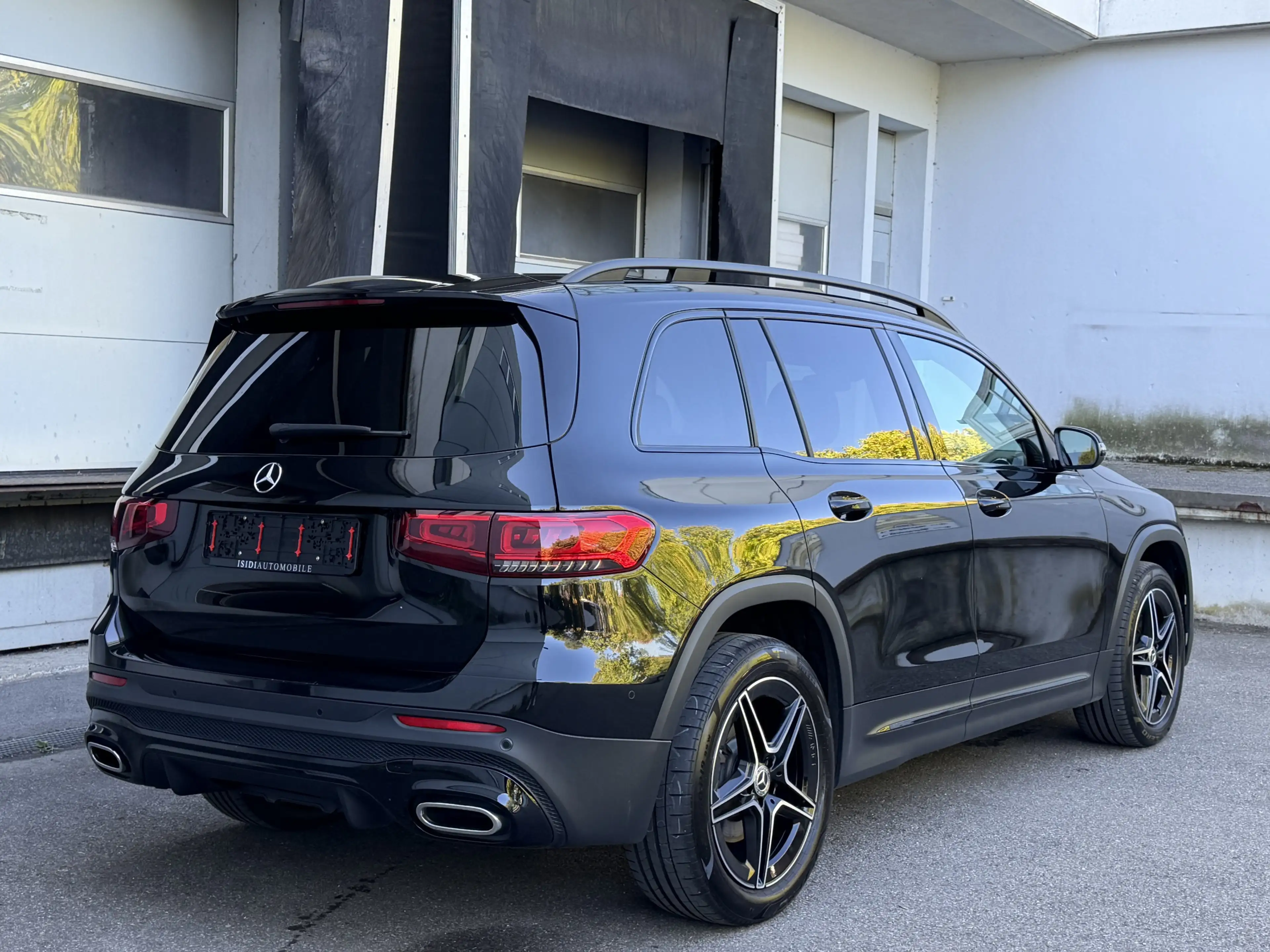 Mercedes-Benz GLB 220 D AMG LED Night MBUX Kamera AHK-Schwenk — photo 6