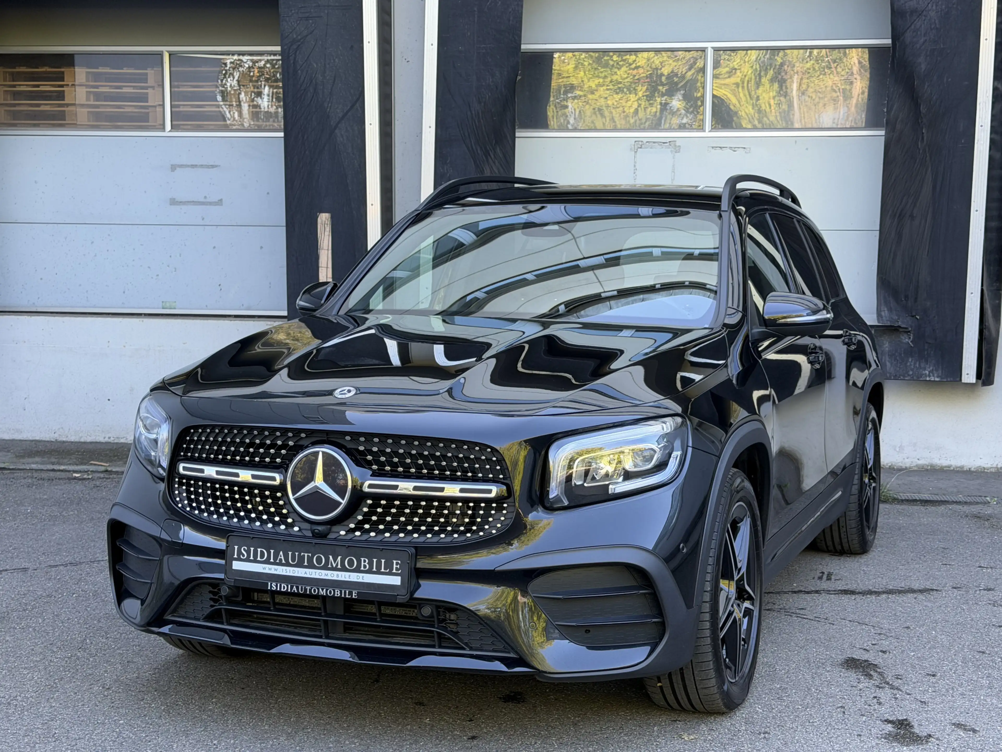 Mercedes-Benz GLB 220 D AMG LED Night MBUX Kamera AHK-Schwenk