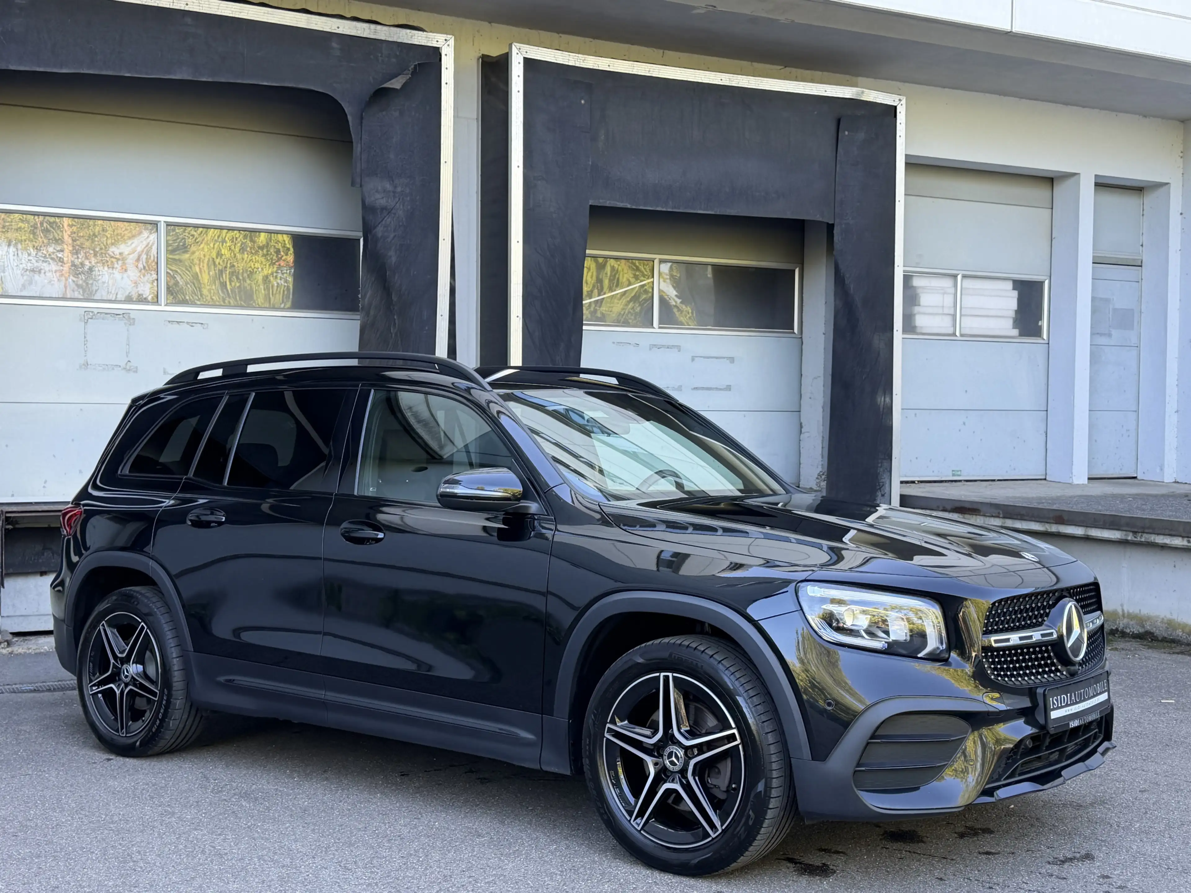 Mercedes-Benz GLB 220 D AMG LED Night MBUX Kamera AHK-Schwenk — photo 8