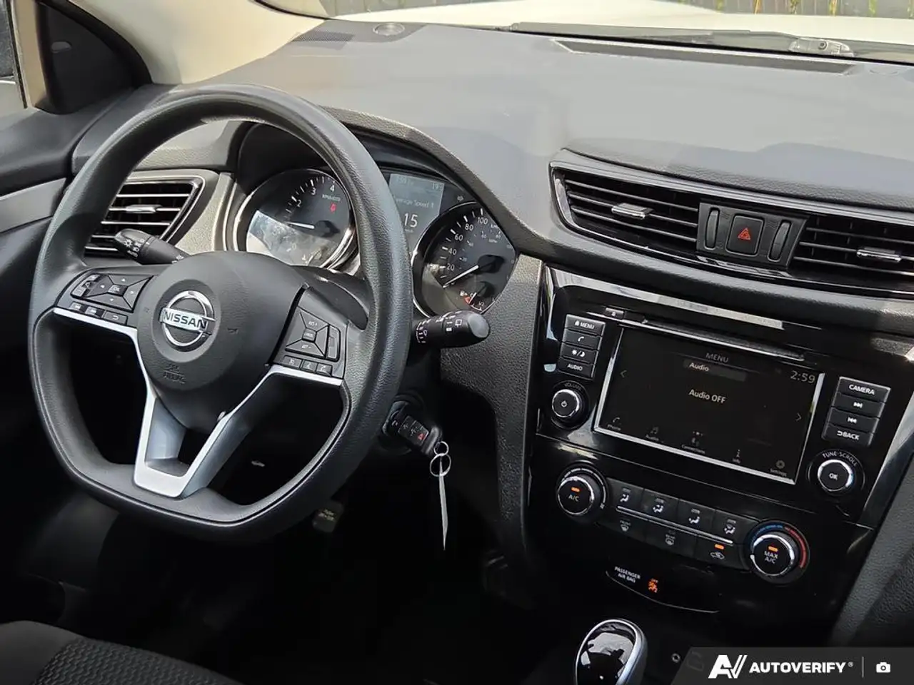 Nissan Qashqai снимка Nissan Qashqai
