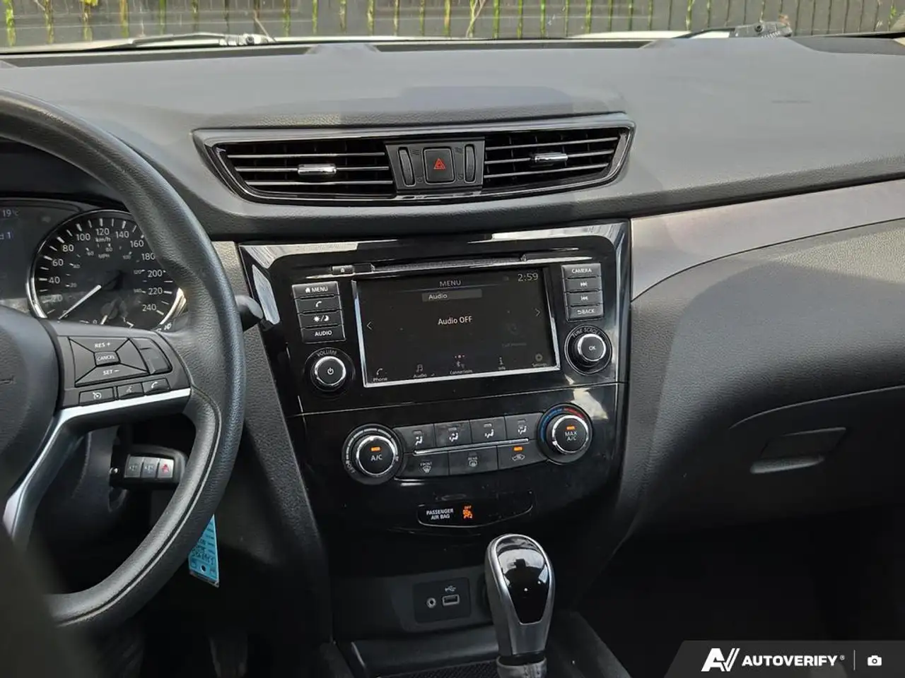Nissan Qashqai снимка Nissan Qashqai