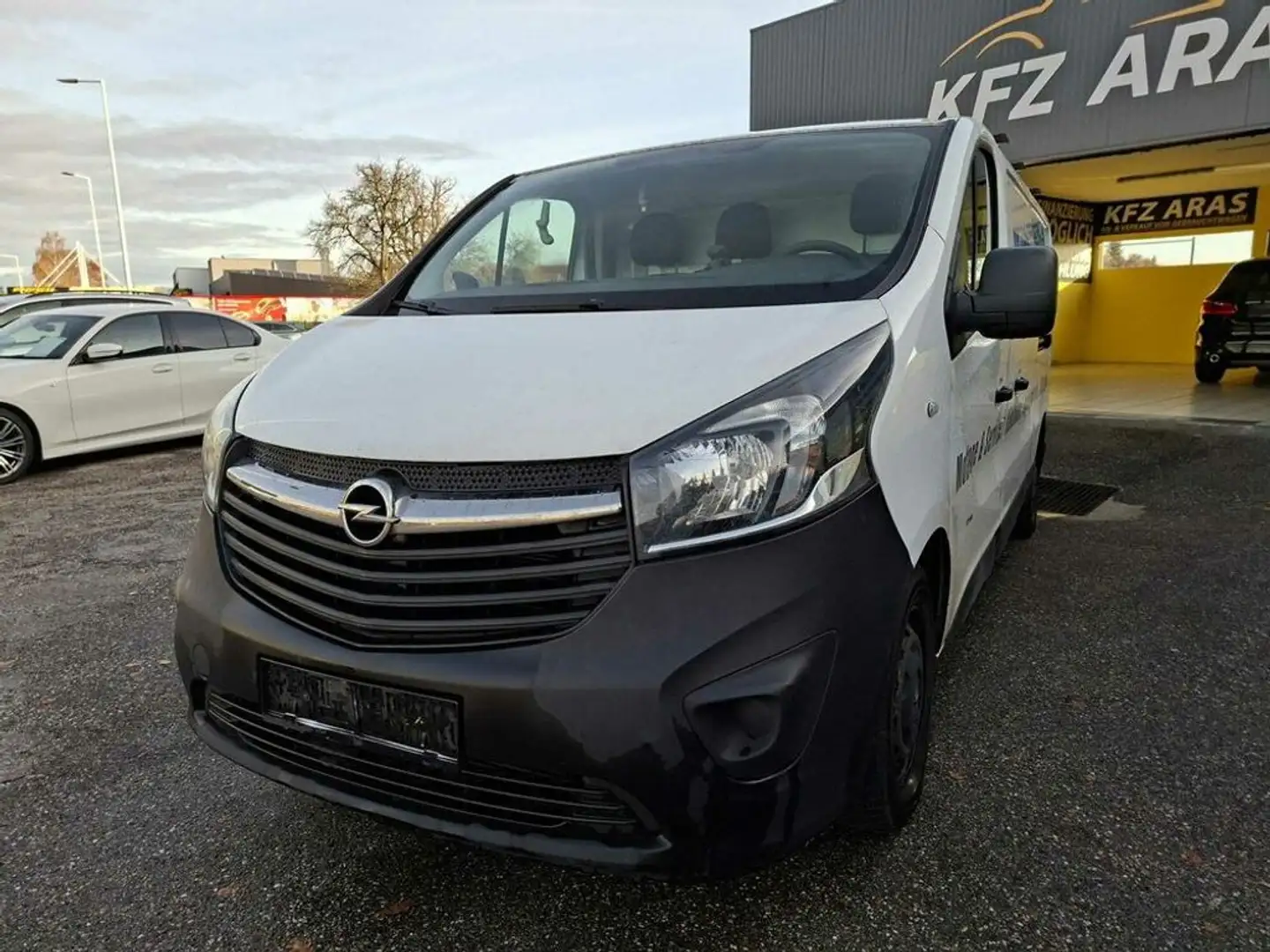 Opel Vivaro HÄNDLER, EXPORT, BASTLER, MWST. AUSWEISBAR Weiß - 2