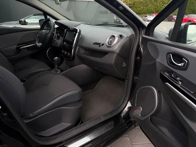 Renault Clio view 16
