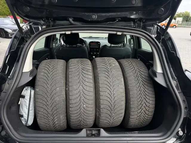 Renault Clio view 19