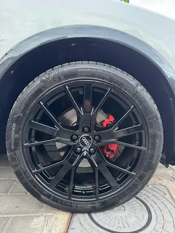 Audi Q3 view 19