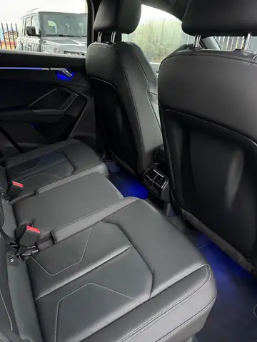 Audi Q3 view 12