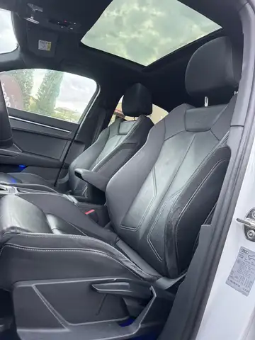 Audi Q3 view 8