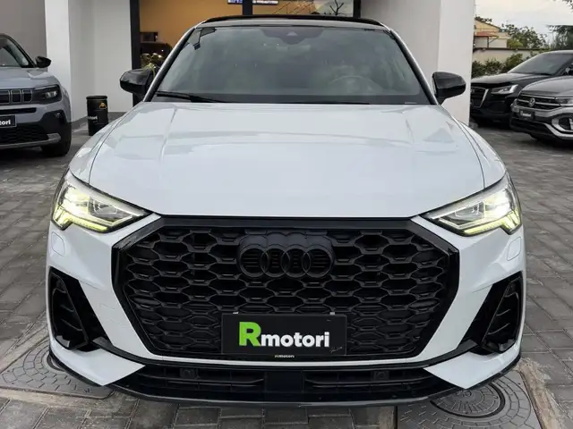 Audi Q3 view 4