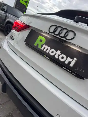 Audi Q3 view 22