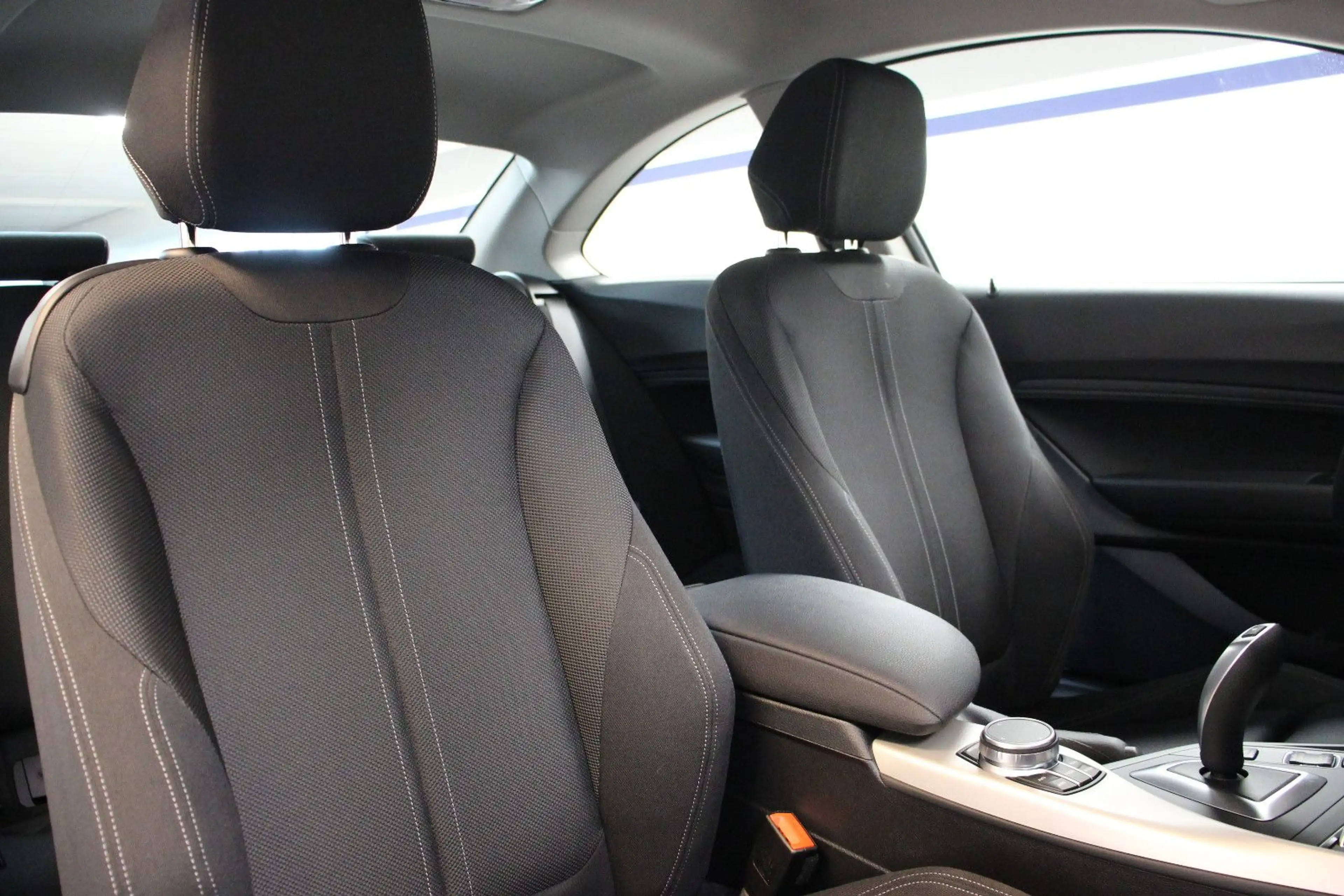 BMW 220 i Coupe Aut. *LED/KAMERA/H&K/NEUWERTIG/1HAND* — photo 12