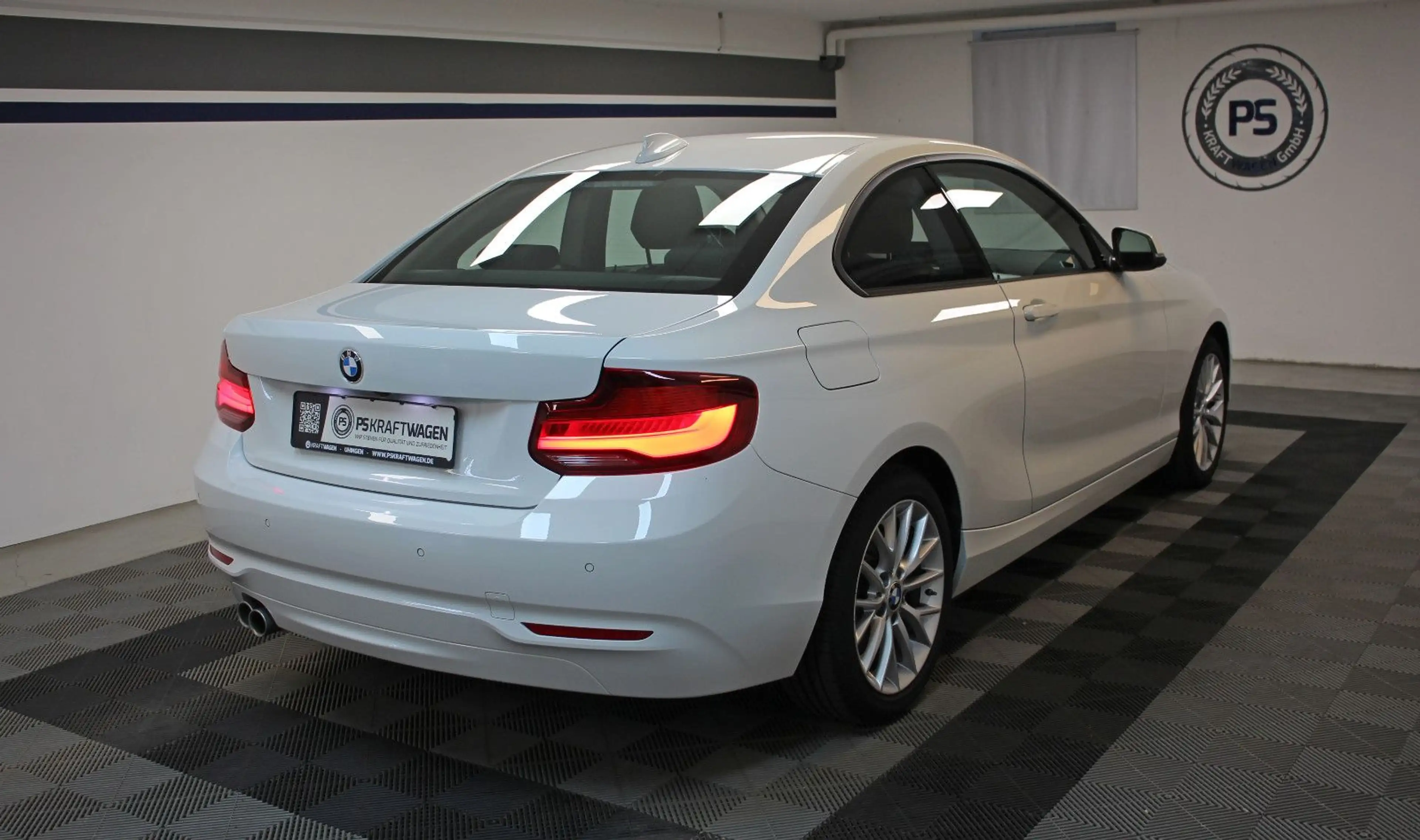 BMW 220 i Coupe Aut. *LED/KAMERA/H&K/NEUWERTIG/1HAND* — photo 3