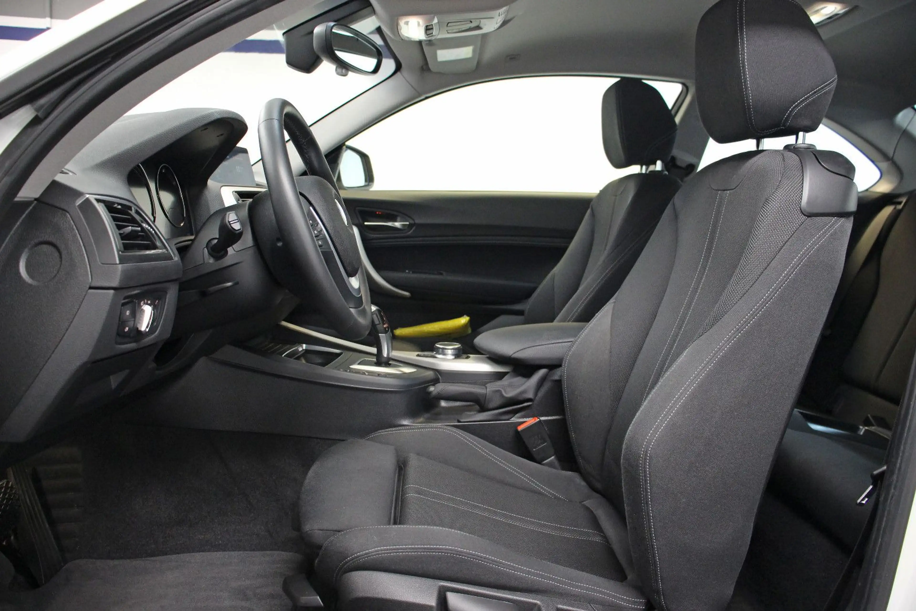 BMW 220 i Coupe Aut. *LED/KAMERA/H&K/NEUWERTIG/1HAND* — photo 10