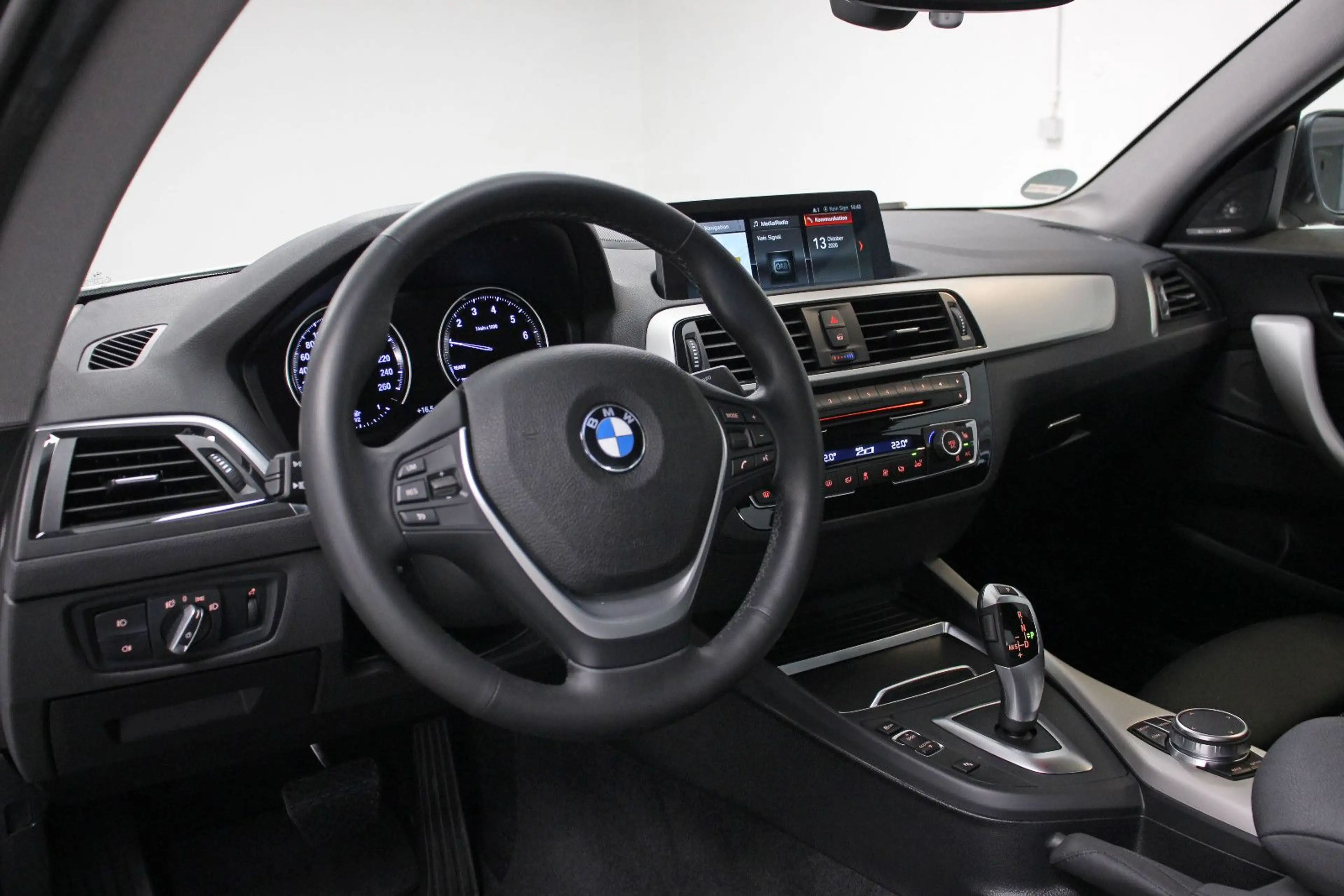 BMW 220 i Coupe Aut. *LED/KAMERA/H&K/NEUWERTIG/1HAND* — photo 9