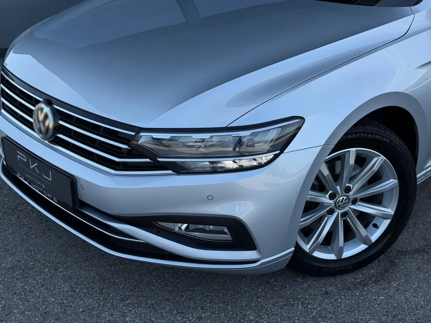 Volkswagen Passat 4Motion 2.0 TDI BMT/Start-Stopp Business Grau - 2