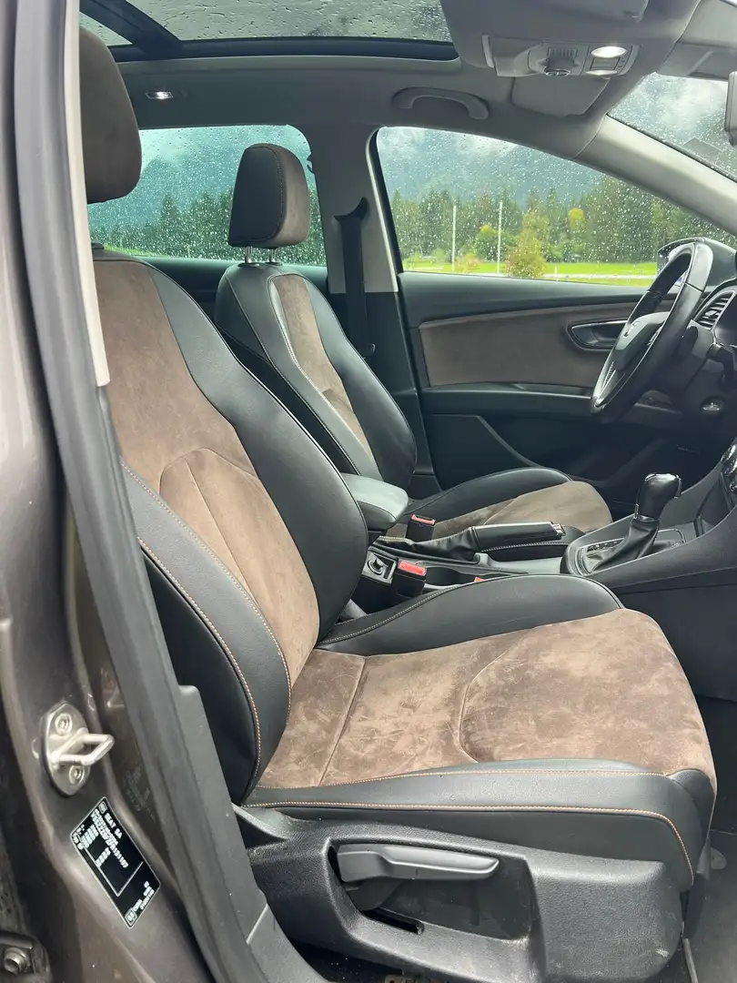 SEAT Leon Leon ST 2,0 TDI CR 4Drive DSG X- Perience Grau - 2