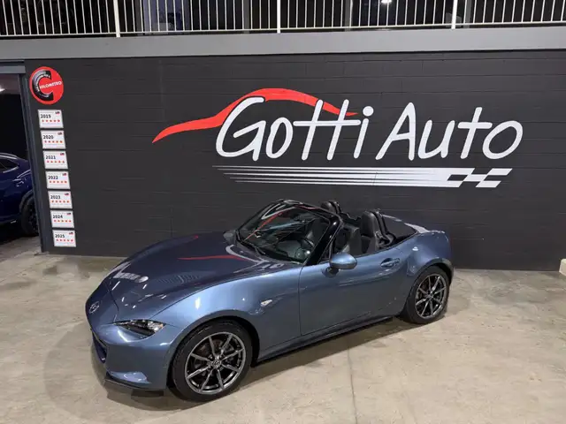 Mazda MX-5 view 4