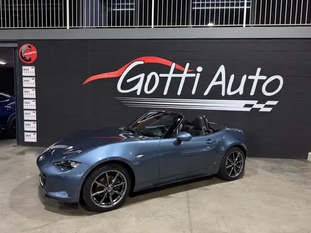 Mazda MX-5 view 2