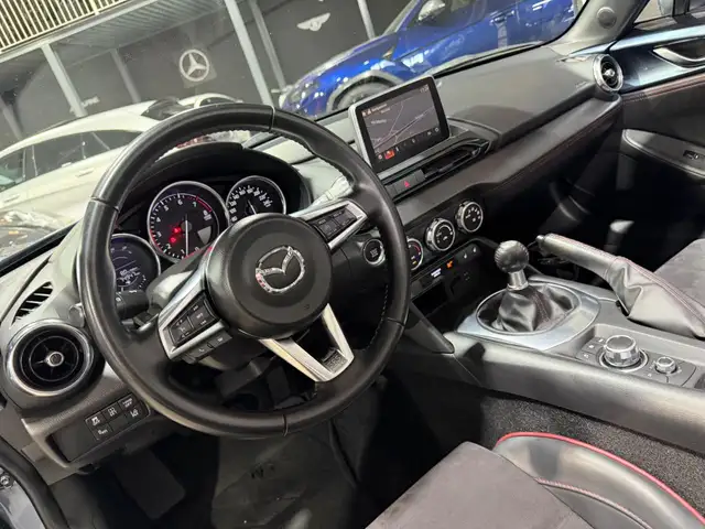 Mazda MX-5 view 13