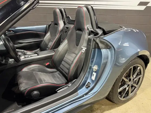 Mazda MX-5 view 12