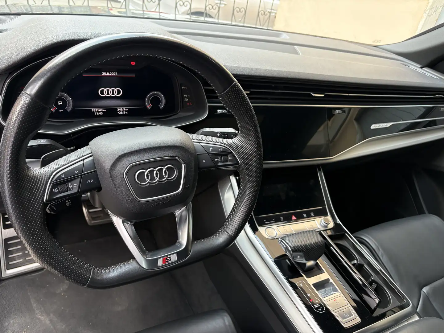 Audi Q8 e-tron s-line - 1