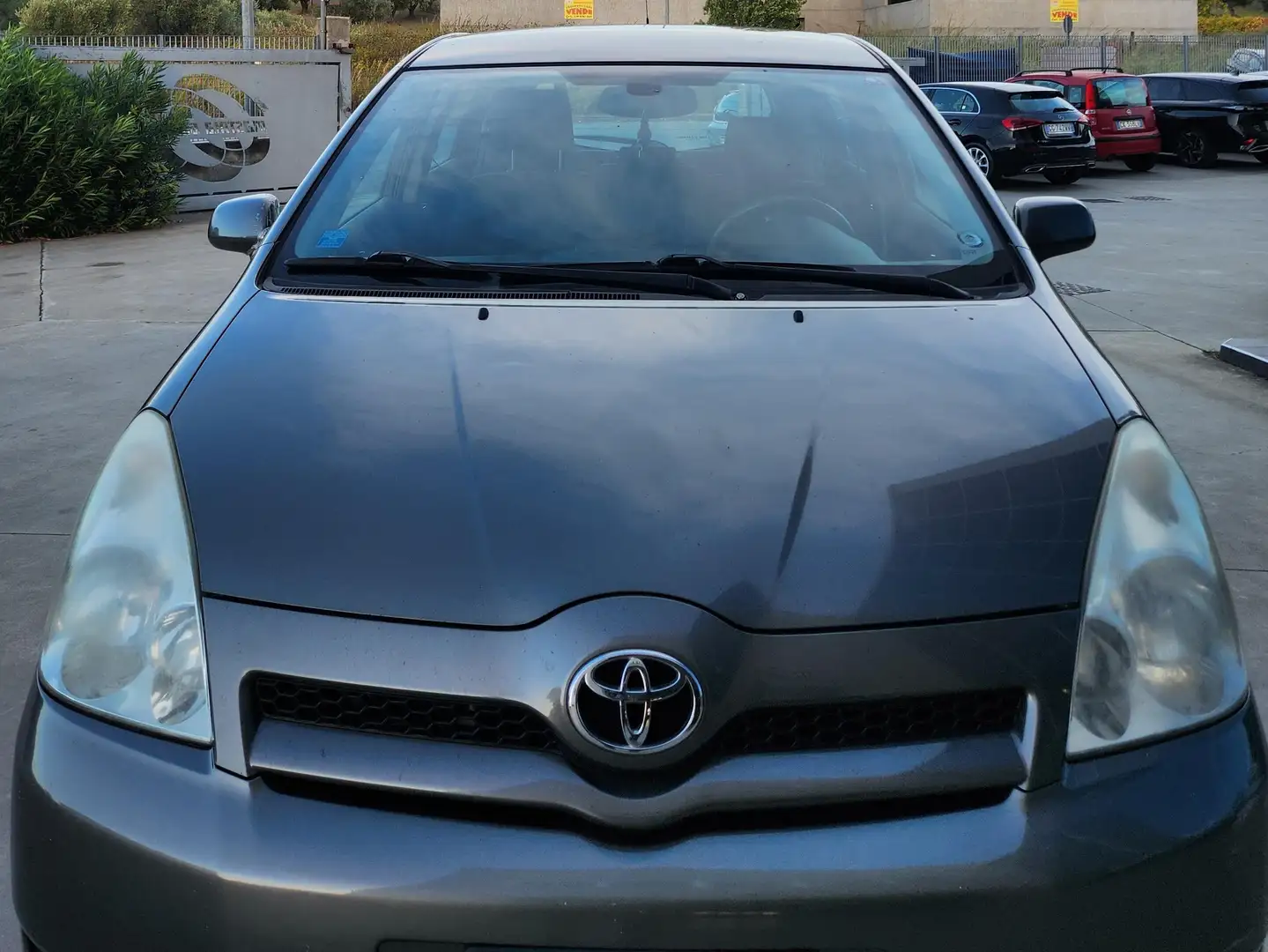 Toyota Corolla Verso Szary - 2