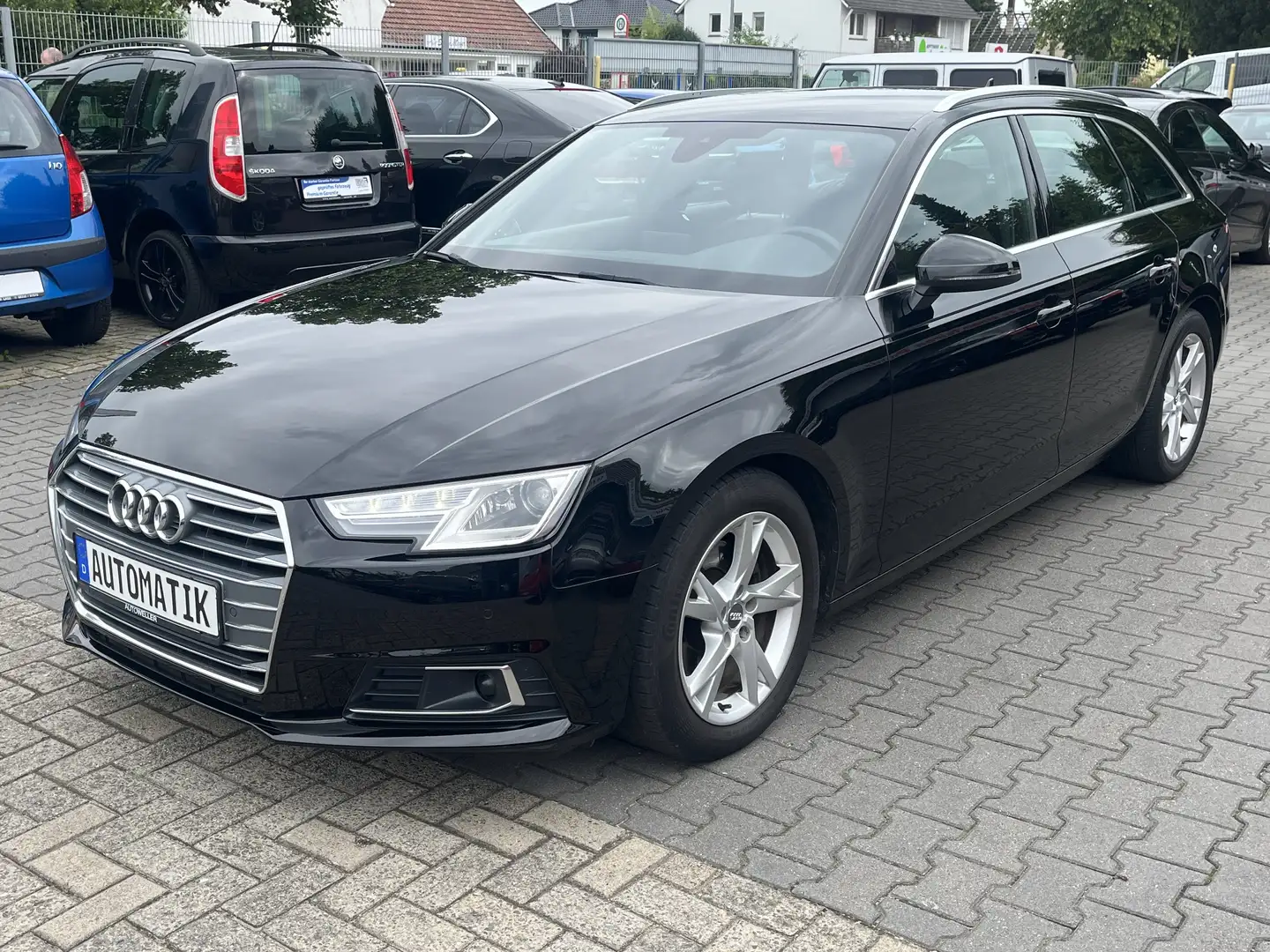 Audi A4 2.0 TDI AVANT Sport ultra ACC*AUTOAMTIK*NAVI Schwarz - 1