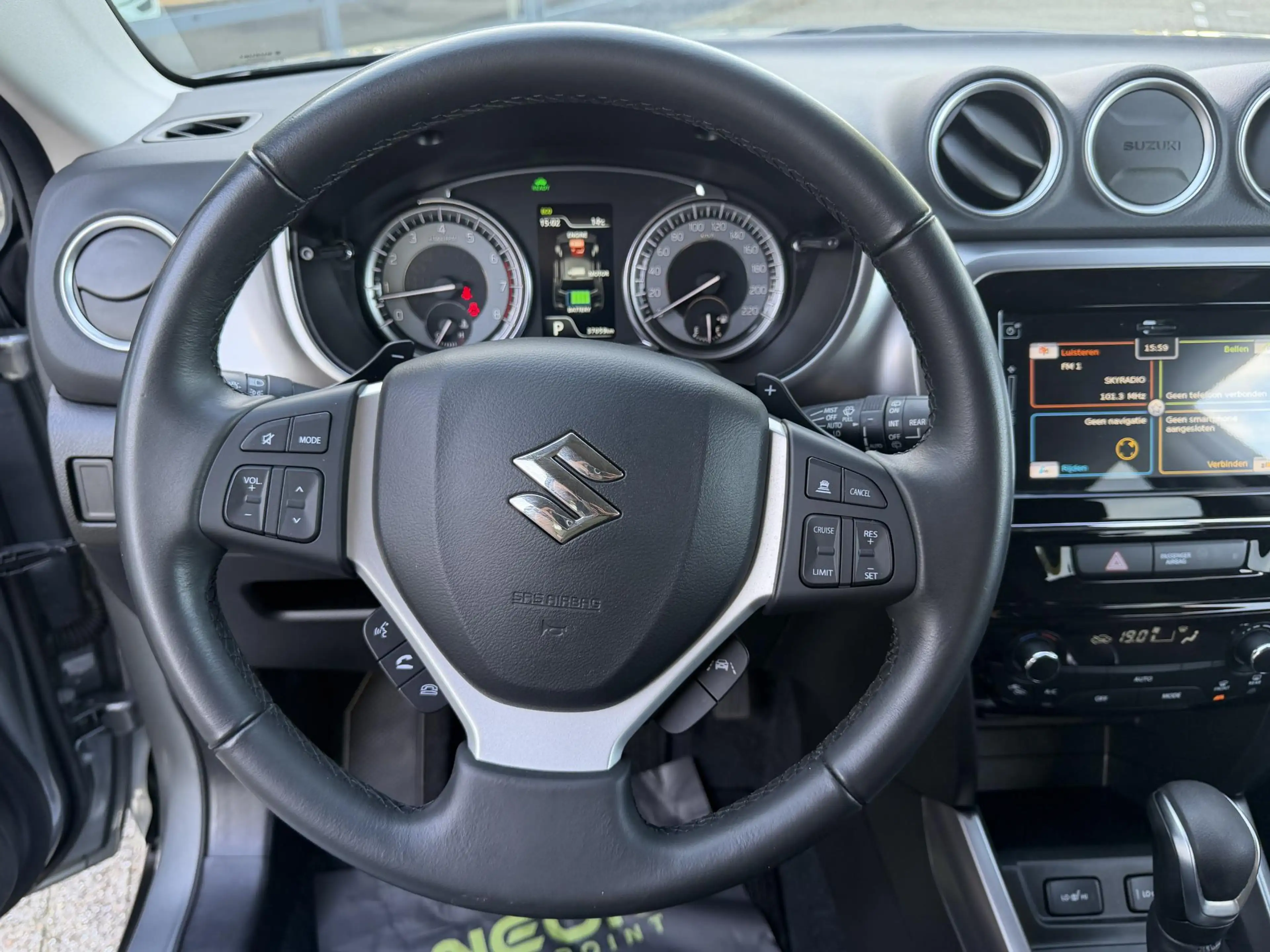 Suzuki Vitara 1.5 Hybrid Select — photo 12