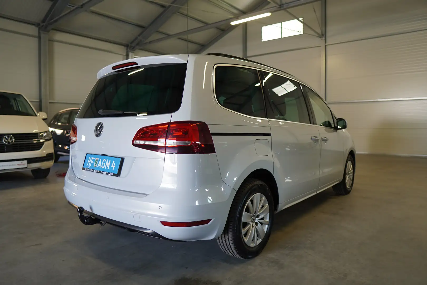 Volkswagen Sharan Comfortline BMT SCR 2,0 TDI 7 SITZE PANO NAVI AHK Weiß - 2
