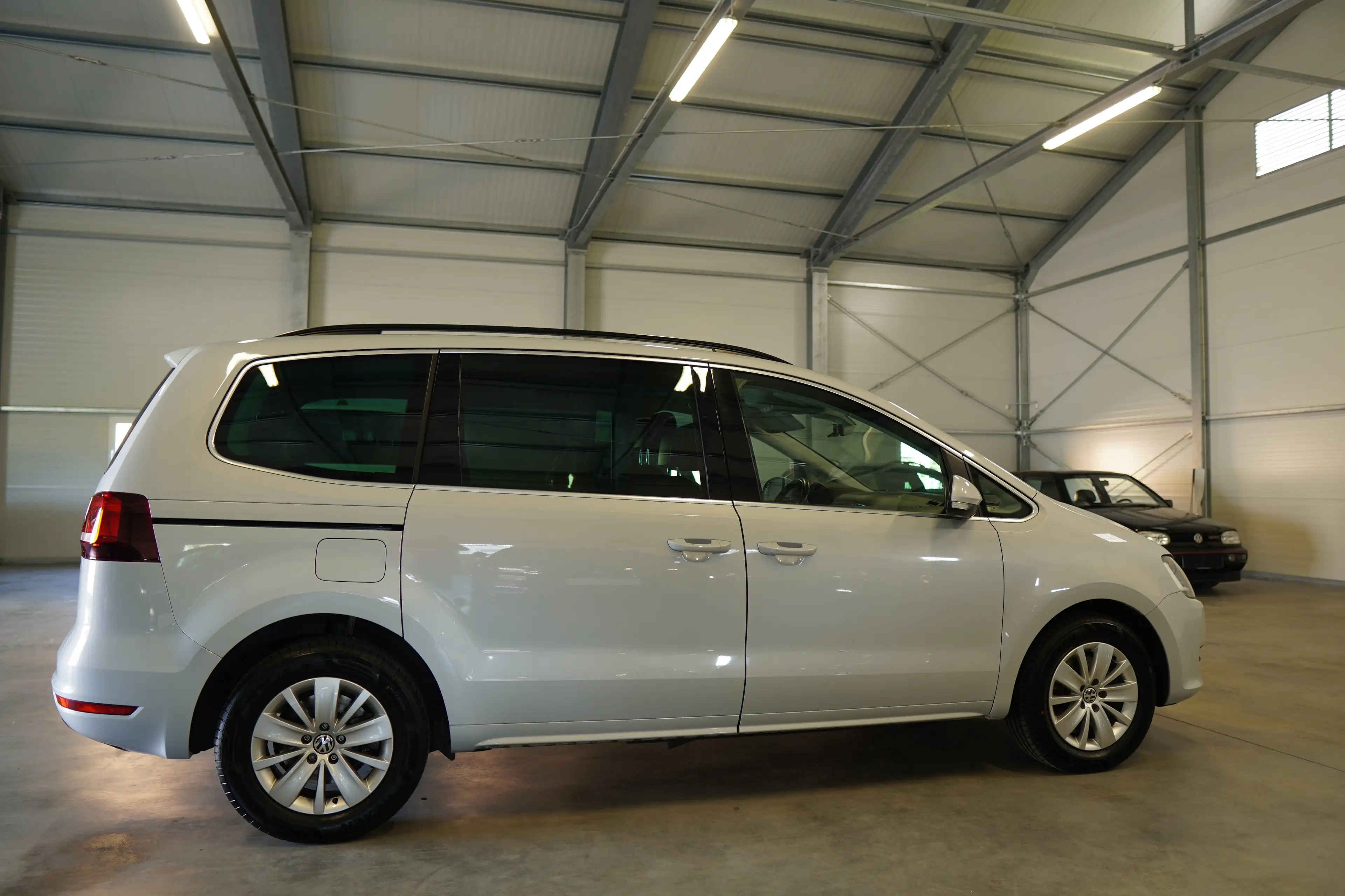 Volkswagen Sharan Comfortline BMT SCR 2,0 TDI 7 SITZE PANO NAVI AHK — photo 4