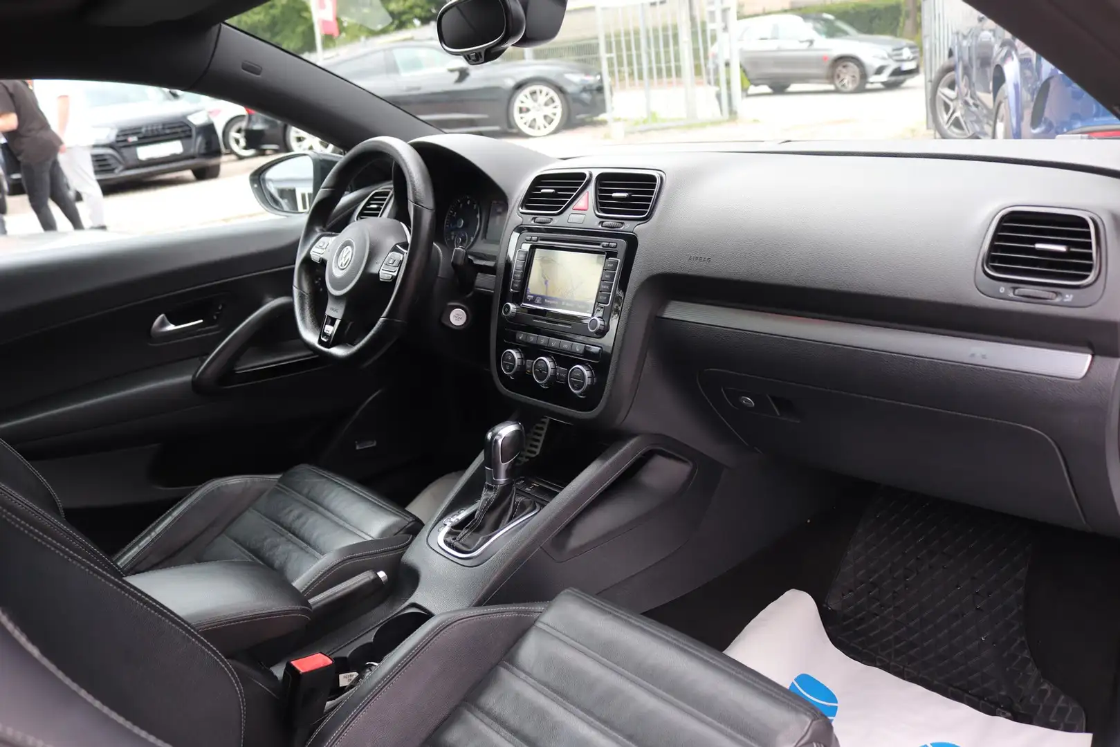 Volkswagen Scirocco R 2.0 TSI PANO*NaviDVD*DCC*DYNAUDIO*19" Weiß - 2