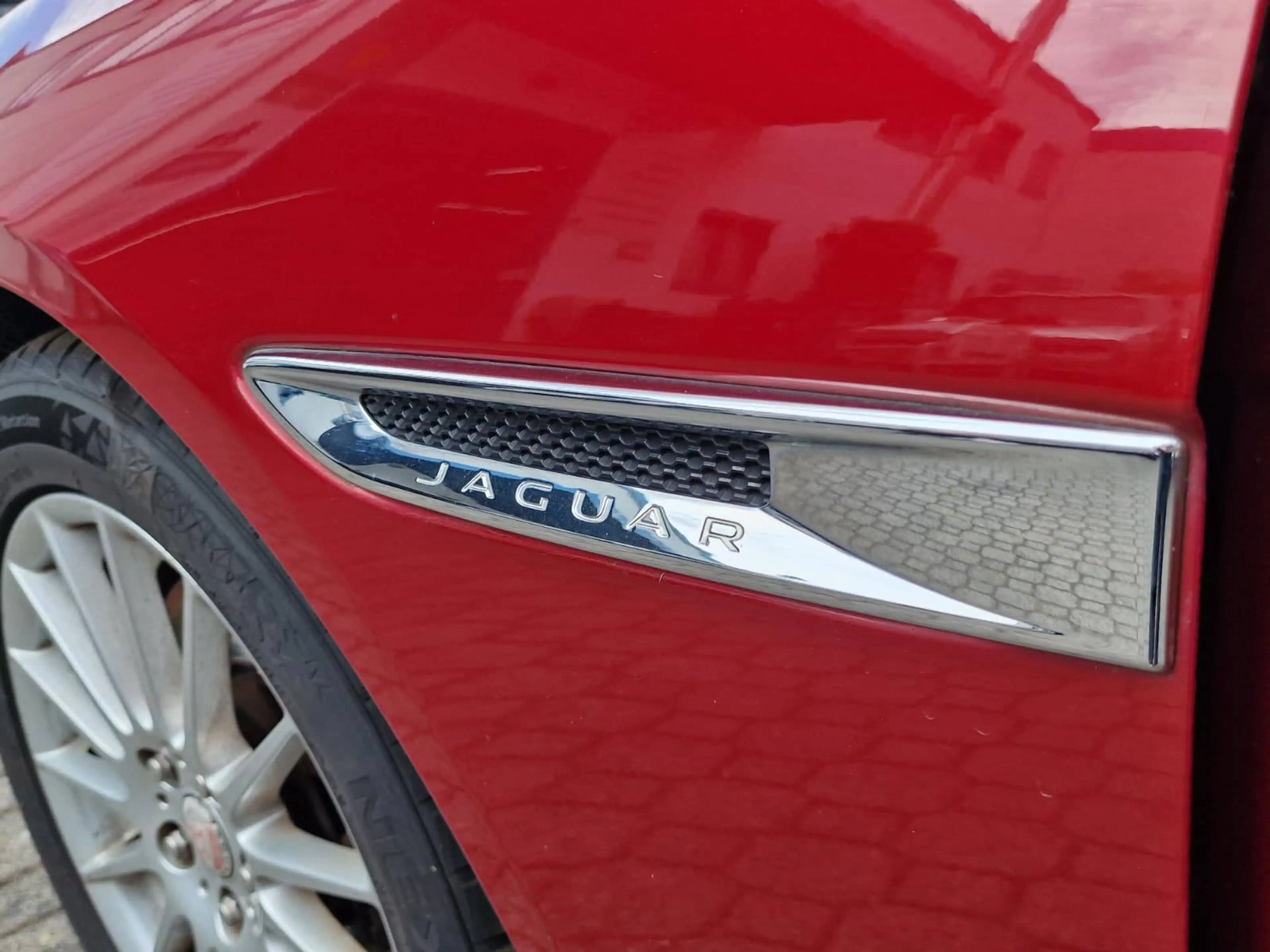 Jaguar XE Prestige — photo 7