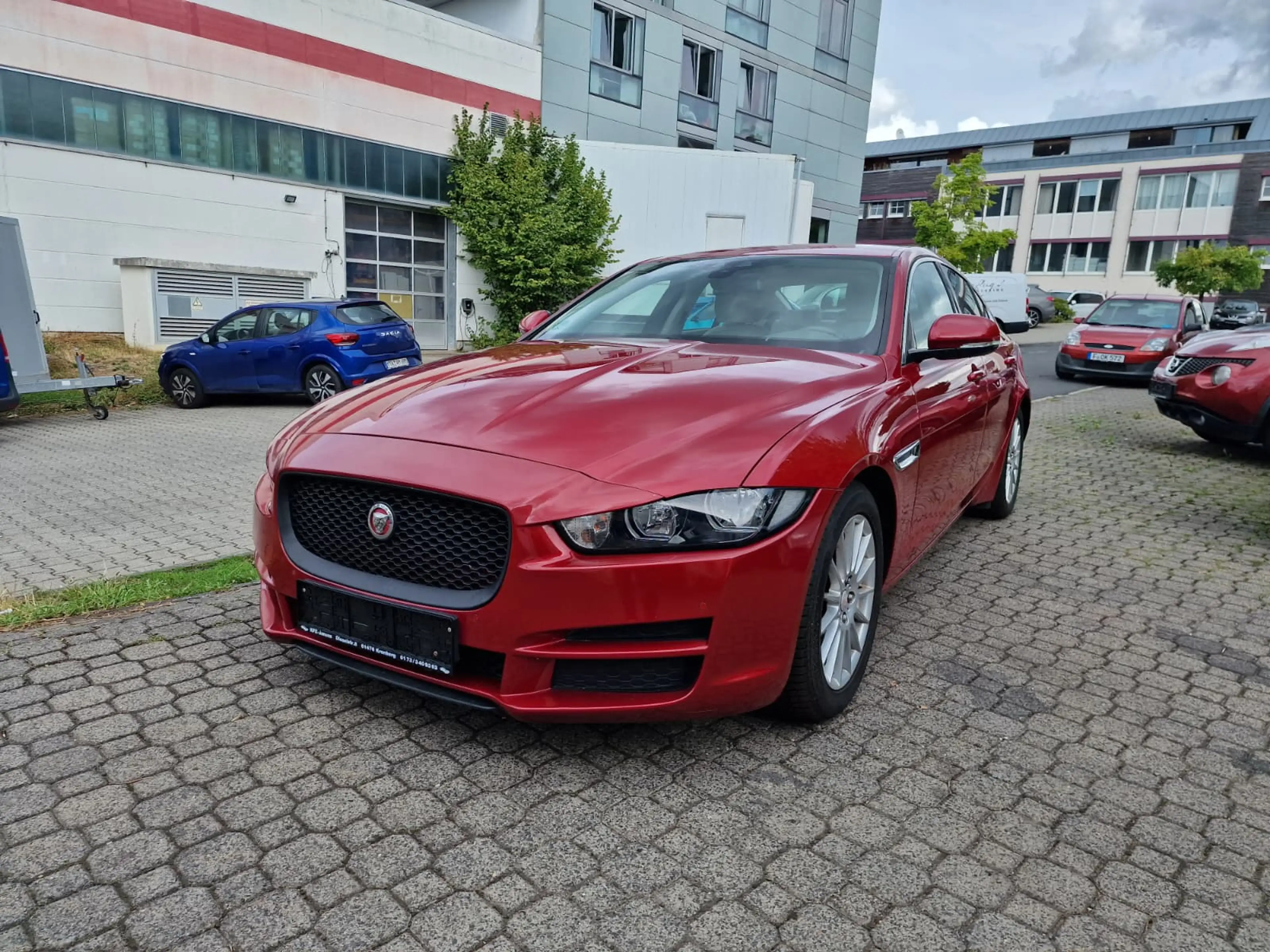 Jaguar XE Prestige — photo 10