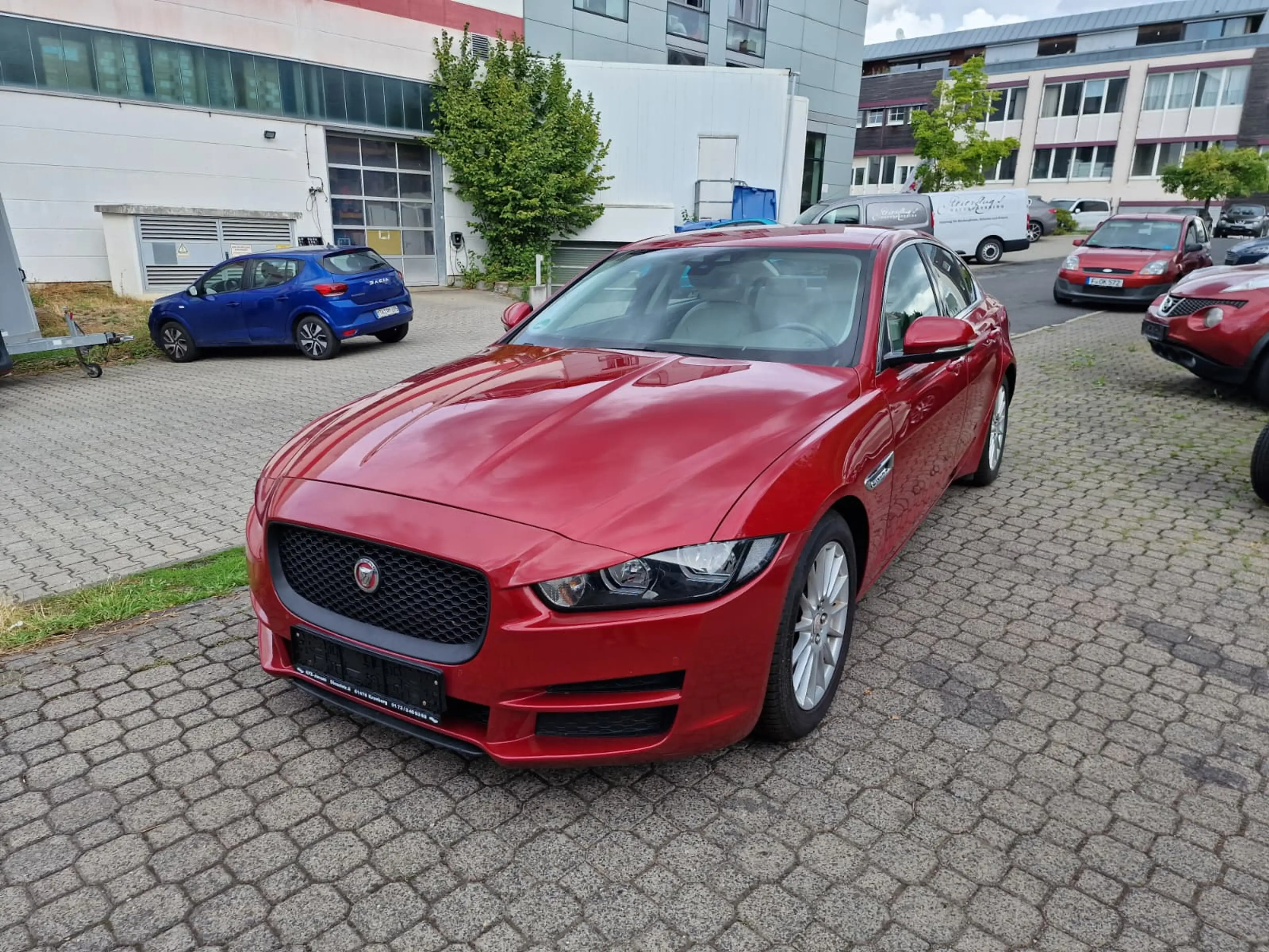 Jaguar XE Prestige — photo 9